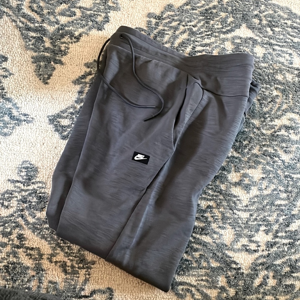 Nike Joggers *LIKE NEW* men’s large